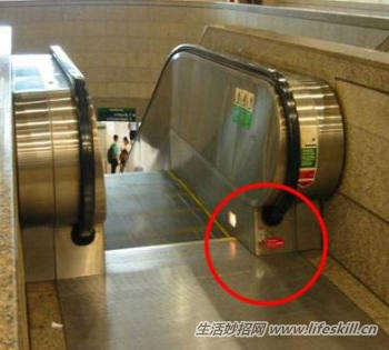 乘扶手电梯时不容忽视的安全问题