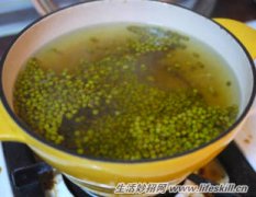 <b>绿豆汤怎么煮好吃不破皮 绿豆汤的做法</b>