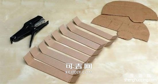 废纸箱做露营车玩具的方法 -  www.kejidiy.com